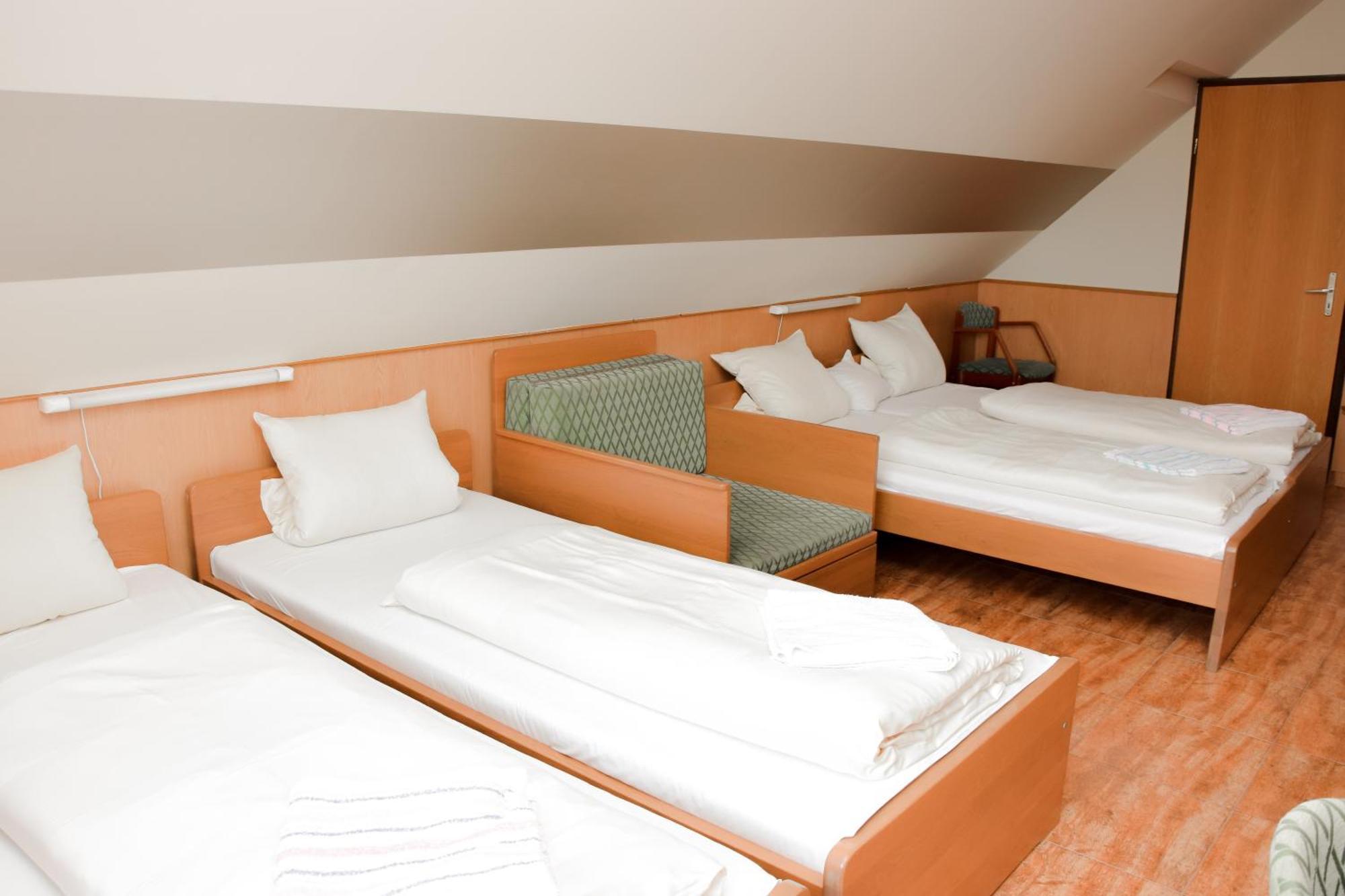 Csikar Csarda Es Panzio Otel Kőszeg Dış mekan fotoğraf